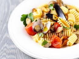 Radiatori Alle Vongolle E Cozze Radiatori Aux Palourdes Et Aux Moules Recette Recettes Poissons Et Fruits De Mer Recette Pates Farcies
