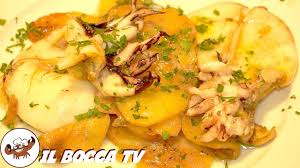 1 carota 1 costa di sedano 1 porro 1 cipolla 2 spicchi d'aglio 1 foglia di iniziate preparando brodo di cottura delle seppie. 229 Seppie Al Forno Con Patate A Dir Poco Esagerate Secondo Piatto Di Pesce Facile E Veloce Youtube