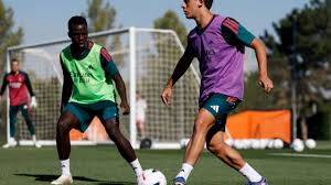 Güler busca su sitio con Mourinho