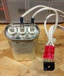 Maybe you would like to learn more about one of these? Battery Desulfator A Very Simple Capacitive Battery Charger Made From Scrap Parts Diy Battery Battery Charger Circuit Battery Charger