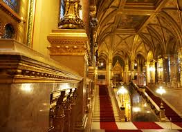 Located at hotel victoria, the surrounding area is full of exciting attractions like the turkish thermal baths, the budapest castle hill funicular, local and international restaurants. Kleiner Rundgang Durch Das Parlamentsgebaude Budapest