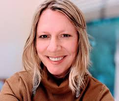 Leah Dyson's Instagram, Twitter & Facebook