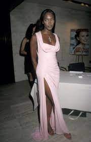 Naomi campbell is one of the most influential supermodels from the '90s, and a trailblazer for representation of black talent in fashion. Naomi Campbell S Most Extravagant 90s Looks In 2021 90s Runway Fashion Fashion 90s Fashion Women