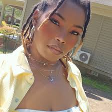 I'm not about to cry 😭😭😭 wow a whole year wit u showed me a lot omg so  SWYD n help me wish mi Handsome Sweet but handful Mr GET HIS WAY