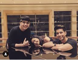 Rishidev Diksha Sharma Sanjay Dutt Girl Photography Poses Girl Photography Party Outfit