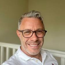 Bruce Ibbotson's Instagram, Twitter & Facebook