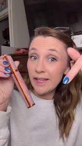 This mascara is giving holiday glam