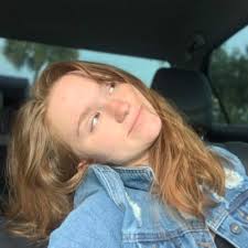 Jessica Maze's Instagram, Twitter & Facebook