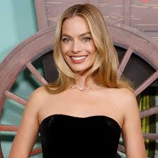 Margot Robbie: Biography, Actor, 2024 Oscar Nominee