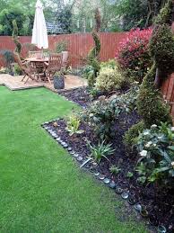 Landscape Border Designs 10 Superb Garden Edging Ideas Momo Zain Garden Edging Bottle Garden Amazing Gardens