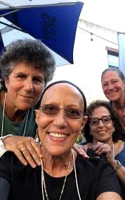 Click here ○ for some appropriately soothing, narcoleptic music to guide  you as you flip lazily through this reunion photo al