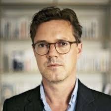 Carolyn Klett's Instagram, Twitter & Facebook