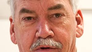 Ross will face Mayor Jeff Reser in November