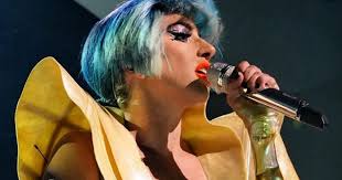 Moderně pojatý příběh o popelce plný romantiky, hudby a slz, určitě nadchne jak mladší, tak starší diváky. Lady Gaga Si Zahraje V Dalsim Filmu Bude Tocit Se Slavnym Reziserem Hudebni Zpravy Youradio