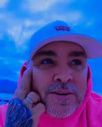 It's a huge pleasure having you here as my fan Honey I'm missing you, l'm  here for you send me Rose 🌹 and a text message 😘think about you every  single day