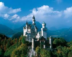 Naturen byder på tårnhøje klippeformationer, frodige grønne landskaber, dybblå søer og. Tyskland Geografi Lex Dk Den Store Danske