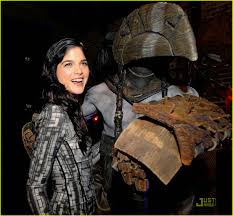 La semilla de la destrucción, de mike mignola, publicado por la editorial dark horse comics. Selma Blair Is Snake Sexy Photo 1547331 Selma Blair Pictures Just Jared