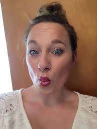 how to fix two toned lips po?