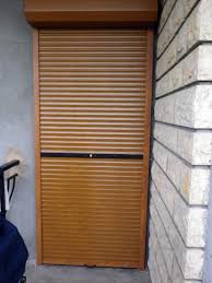 Pas de sangle, pas de sortie de manoeuvre, pas de manivelle… simplement une poignée. Volet Roulant Pour Porte Entree Gamboahinestrosa