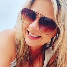 Lennette Nelson's Instagram, Twitter & Facebook