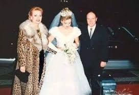 Απόστολος.\r βικυ μοσχολιου toy ξenhtemenoy h mana 1980. Eyaggelia Domazoy H Mama Moy H Biky Mosxolioy Apodytiriakias Gr