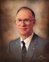 Elaine Marks's Instagram, Twitter & Facebook