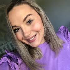 Becky Lee (@Becky_lee96)