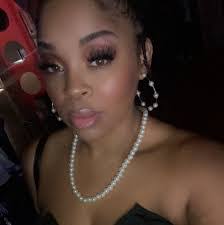 Mary Daddio's Instagram, Twitter & Facebook