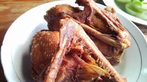 The most popular variant in all three countries is a salad composed of a mixture of sliced fruit and vegetables served with a spicy palm sugar dressing. Ingin Makan Bebek Goreng Enak Dan Murah Meriah Di Surabaya Ini Rekomendasinya Ada Bebek Purnama Tribun Kaltim