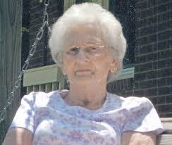 Lola Lowe's Instagram, Twitter & Facebook