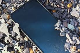 Rugged Motorola Defy 2021 has full ...