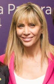 5 de Enero de 1969. Nace Adriana Salonia. Adriana Salonia ,nace en Buenos  Aires, 5 de enero de 1969, ​ es una actriz argentina de cine, teatro y  televisión. Hizo sus estudios