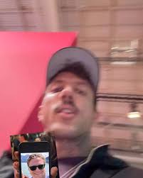 1: Kai, Eric & Ich , 2: Eric & Ich wie wir Kai fast umbringen , 3: Kai &  Ich wie wir darüber lachen, 4: morgendlicher Matcha & Call, 5: dazu  gepflegte Nutella Verpflegung , 6: Live BBC Podcast um ...