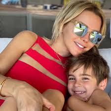 Ece erken is a turkish tv hostess and actress. Ece Erken On Instagram 1 Ay 14 Gun
