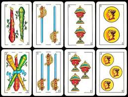 Está en uso el naipe español y las cartas se dividen según el número de jugadores (de 2 a 6). 481 Baraja Espanola Cartas Baraja Espanola Baraja De Cartas Baraja Espanola