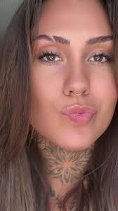 Pequeñas Tatuajes: Estilo y Personalidad