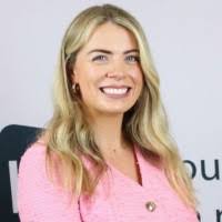 Zoe Higgins's Instagram, Twitter & Facebook