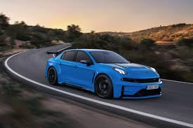 Ready for some new neighbors? Alte Schule Lynk Co 03 Cyan Concept
