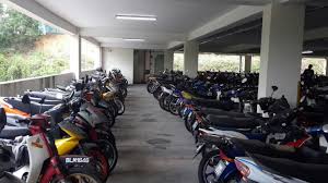 Pengarah jpj melaka, muhammad firdaus shariff berkata sebanyak 81 kenderaan termasuk kenderaan klon boleh dilesenkan dengan harga rizab akan dilelong pada harga paling tinggi iaitu sebuah kereta jenis honda accord bernilai rm19. Proses Membeli Lelongan Kenderaan Di Malaysia Versi 2020 Terkini Ebidmotor Com