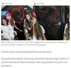 Foto jadul pertama datang dari presenter daniel mananta.kabarnya, foto jadul daniel bersama dua sahabatnya ini diambil pada tahun 1997 silam. Hotel In Amsterdam