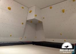 So Baust Du Deine Eigene Boulderwand Projekt Boulderkeller In 2020 Projekte Keller Bauen Kletterwand