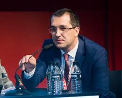 Vlad voiculescu, seful de cabinet al ministrului de finante, este o varianta preferata de premierul dacian ciolos pentru sefia ministerului sanatatii, precizeaza mai multe surse citate de publicatiile din romania. Fostul Ministru Al SÄƒnÄƒtÄƒÅ£ii Vlad Voiculescu VÄƒ Rog Nu Mai DaÈ›i È™pagÄƒ In Spitale