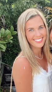 Lucy Lipscomb (@lucylipscombbb)