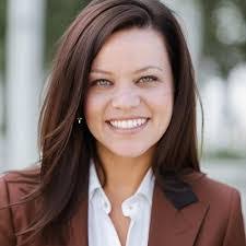 Rebekah Pinchback's Instagram, Twitter & Facebook