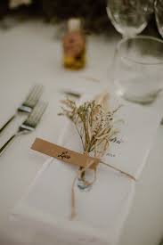 Decoration Des Serviettes En Fleurs Sechees La Saladelle Decoration Florale Decoration Serviettes