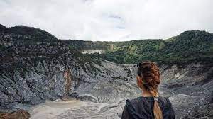Cerita sejarah tangkuban perahu singkat. Mitos Terkait Gunung Tangkuban Perahu Yang Berkaitan Dengan Cerita Rakyat Dayang Sumbi Sangkuriang Tribunnews Com Mobile