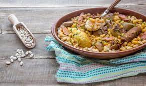 La zuppa di cipolle ai 4 formaggi francesi è una gustosa rivisitazione della famosa ricetta, un primo piatto molto saporito e semplice da preparare. Francia Nel Cassoulet La Storia Di Castelnaudary
