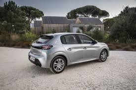 Guide D Achat Toutes Les Peugeot 208 A L Essai Laquelle Choisir Peugeot 208 Peugeot Polo Volkswagen