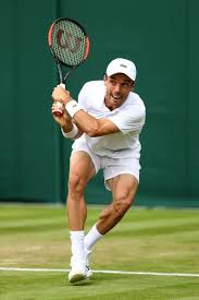 What racquet does roberot bautista agut use? Roberto Bautista Agut