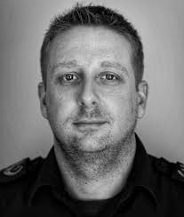 Leslie (@LeslieToews)